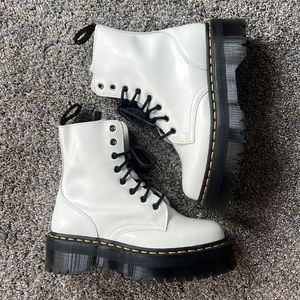 JADON SMOOTH LEATHER PLATFORM BOOTS dr.martens